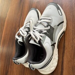 Nike renew retaliation TR3 training shoe